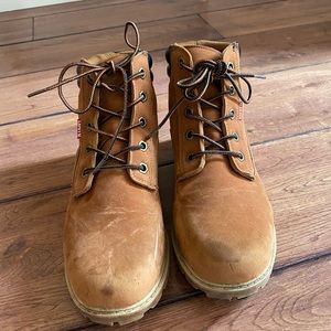 Boys / Youth Levi’s suede boots